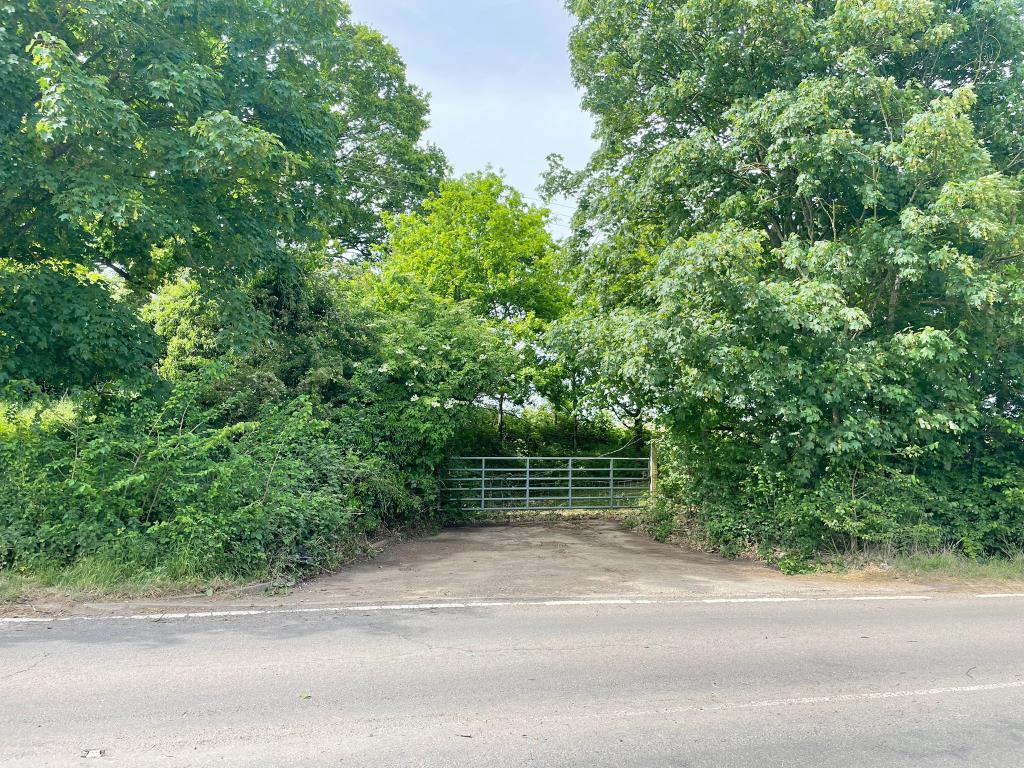 Lot: 39 - LAND EXTENDING TO APPROXIMATELY 5.4 ACRES -